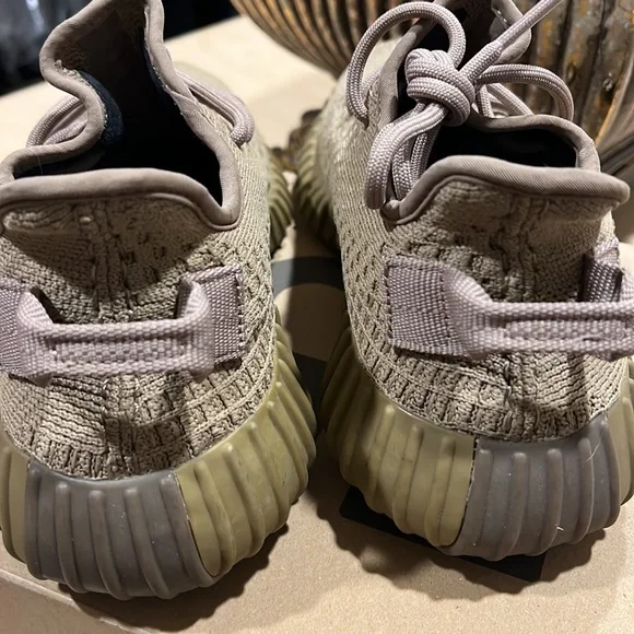 YEEZY BOOST 350 V2 EARTH - Picture 3 of 6